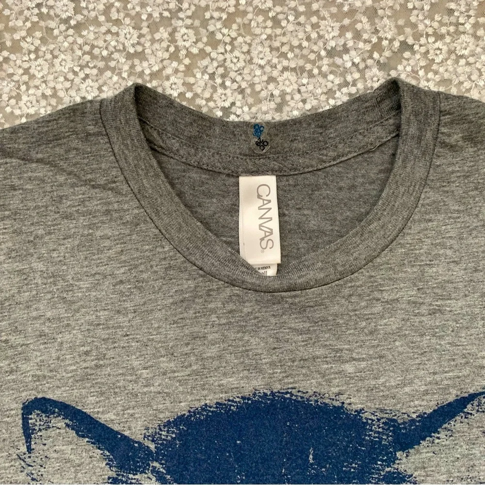 Cat Reading a Book Crewneck Graphic T-Shirt